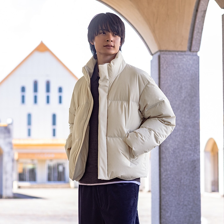 ショート丈＆スタンドカラーのシームレスダウンがついに登場