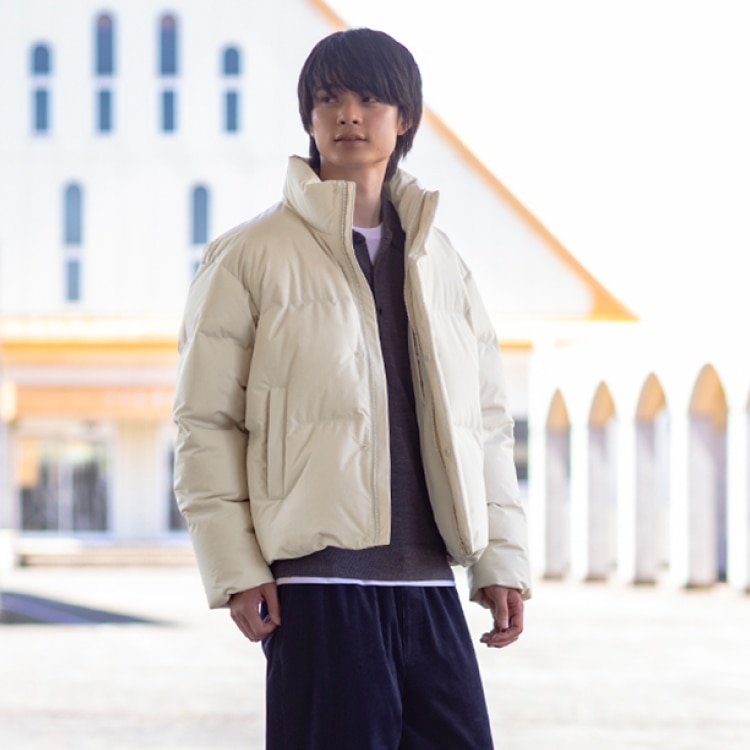 ショート丈＆スタンドカラーのシームレスダウンがついに登場