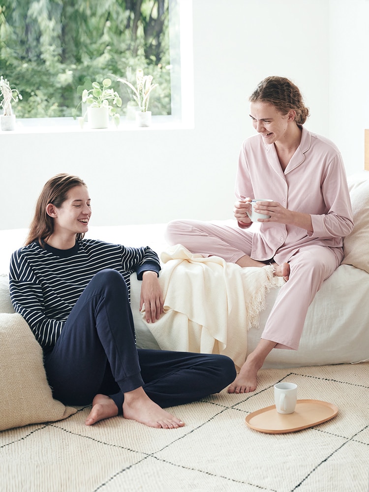 LOUNGEWEAR & PAJAMAS FEATURE FOR | UNIQLO IN