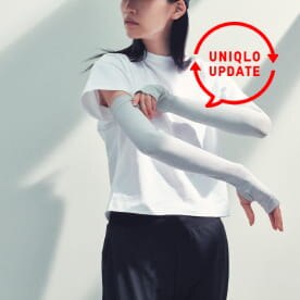 2021年春夏モデルに比べてより伸縮性のある素材に変更することで、伸びを感じつつ腕の大きさにフィットするアイテムにアップデート。