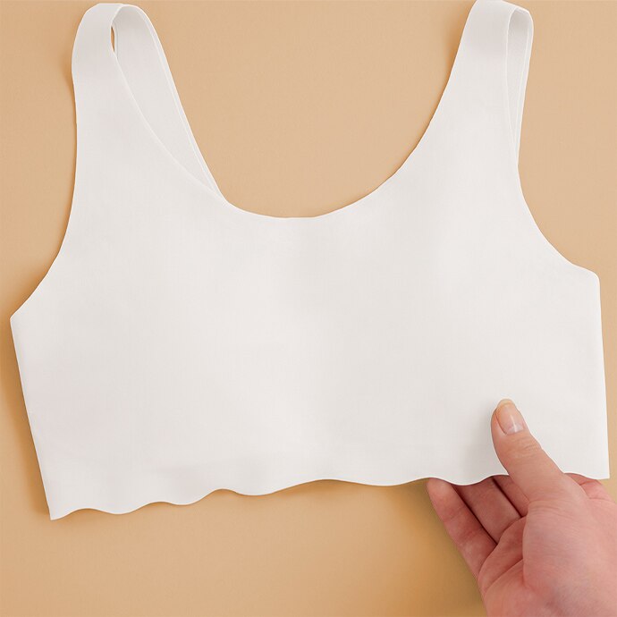 Coupe décontractée avec ourlet coupé.