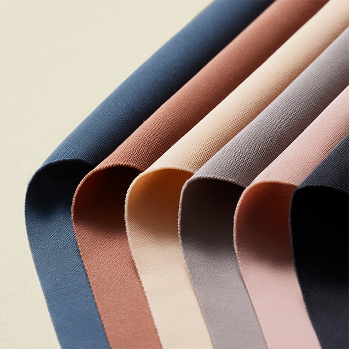 Disponible dans une gamme de couleurs à associer avec le soutien-gorge assorti.