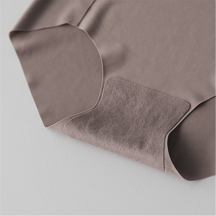 With a cotton fabric gusset