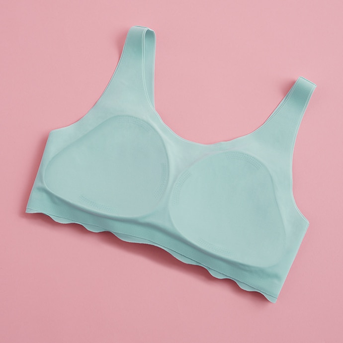 Uniqlo India - Feel at ease, even on a busy day in our soft and stretchy Wireless  Bras. As part of our Republic Day Sale, now get them at ₹1490 till 28