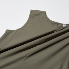 Ultra Stretch fabric with quick-drying DRY technology for easy movement.