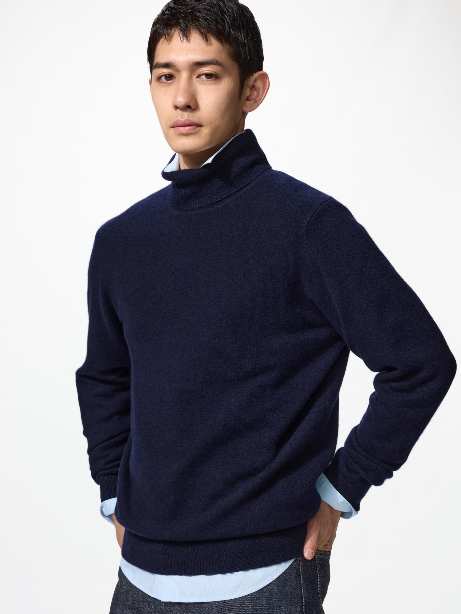 Свитер Uniqlo Cashmere Turtleneck Sweater