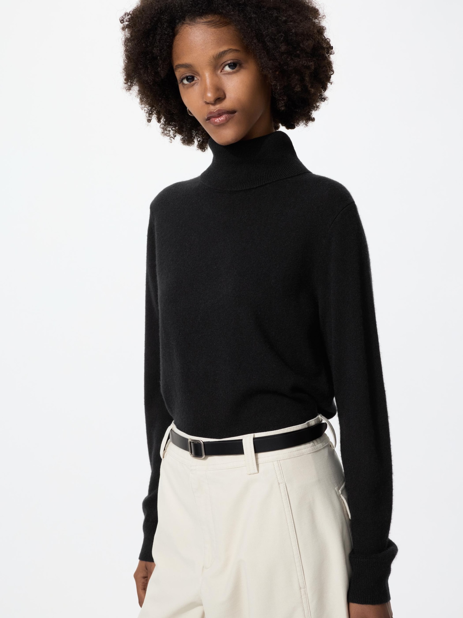 Свитер Uniqlo Cashmere Turtleneck