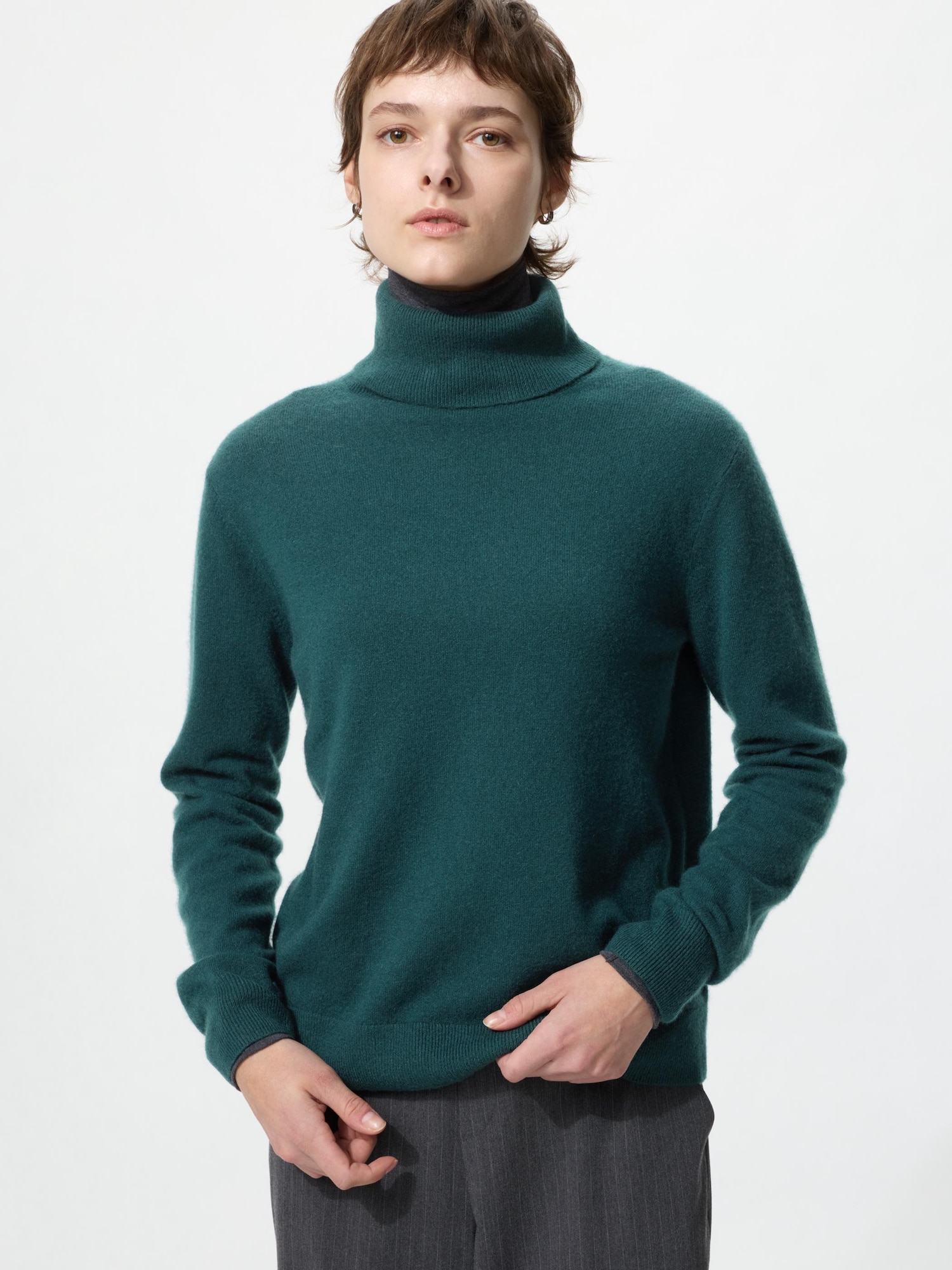 Свитер Uniqlo Cashmere Turtleneck