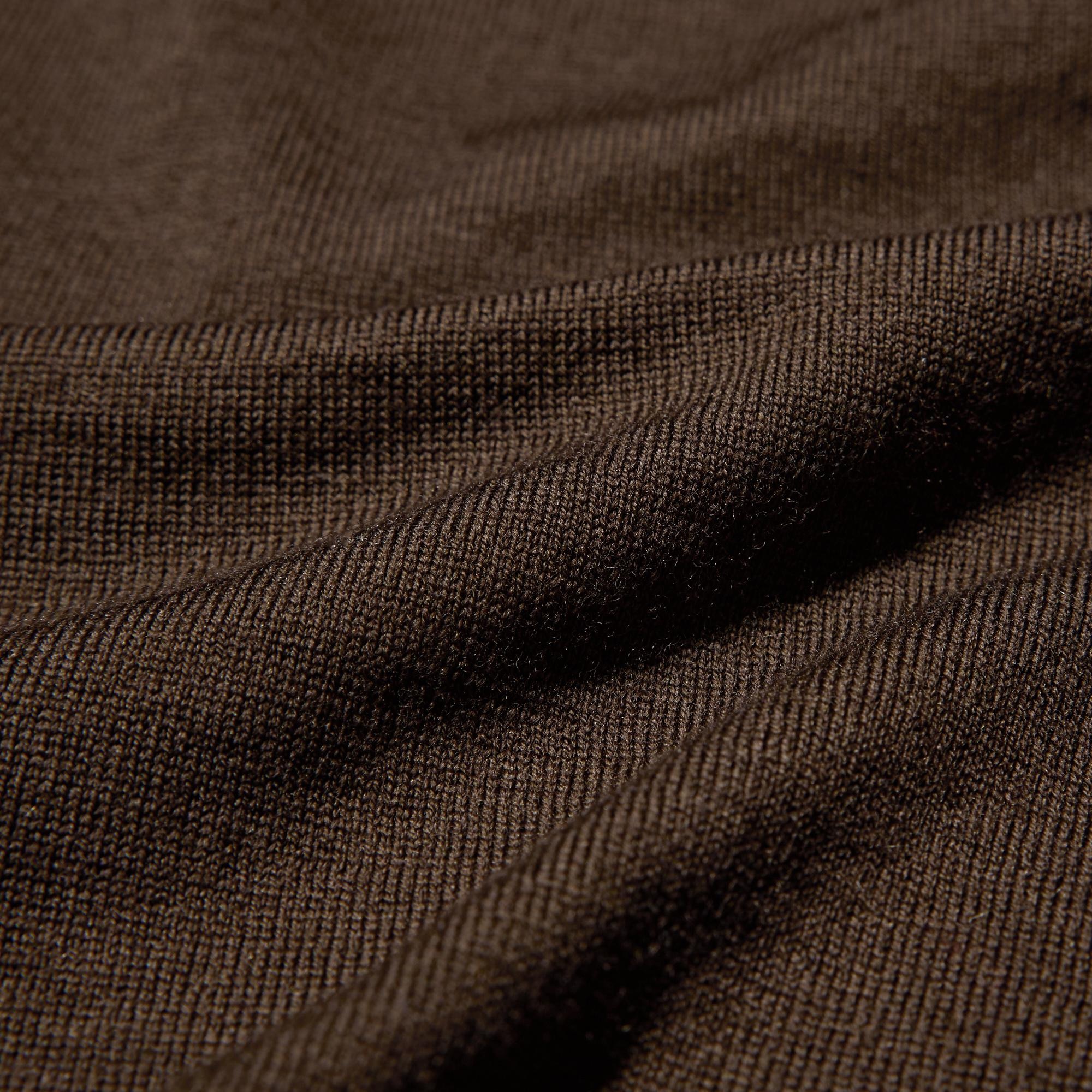 Свитер Uniqlo Merino Crew Neck
