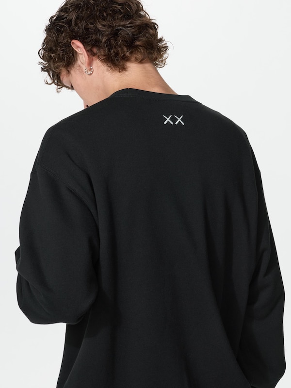 KAWS UNIVERSE스웨트셔츠A