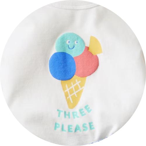 베이비활동량이 많은 아기들을 위해  움직이기 쉽고, 갈아 입히기도 쉽게!