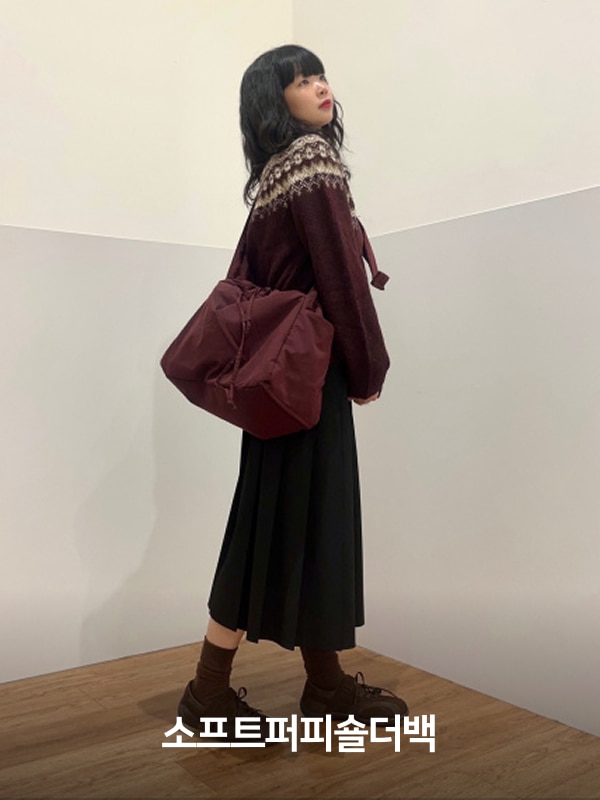 유니클로 소프트퍼피숄더백