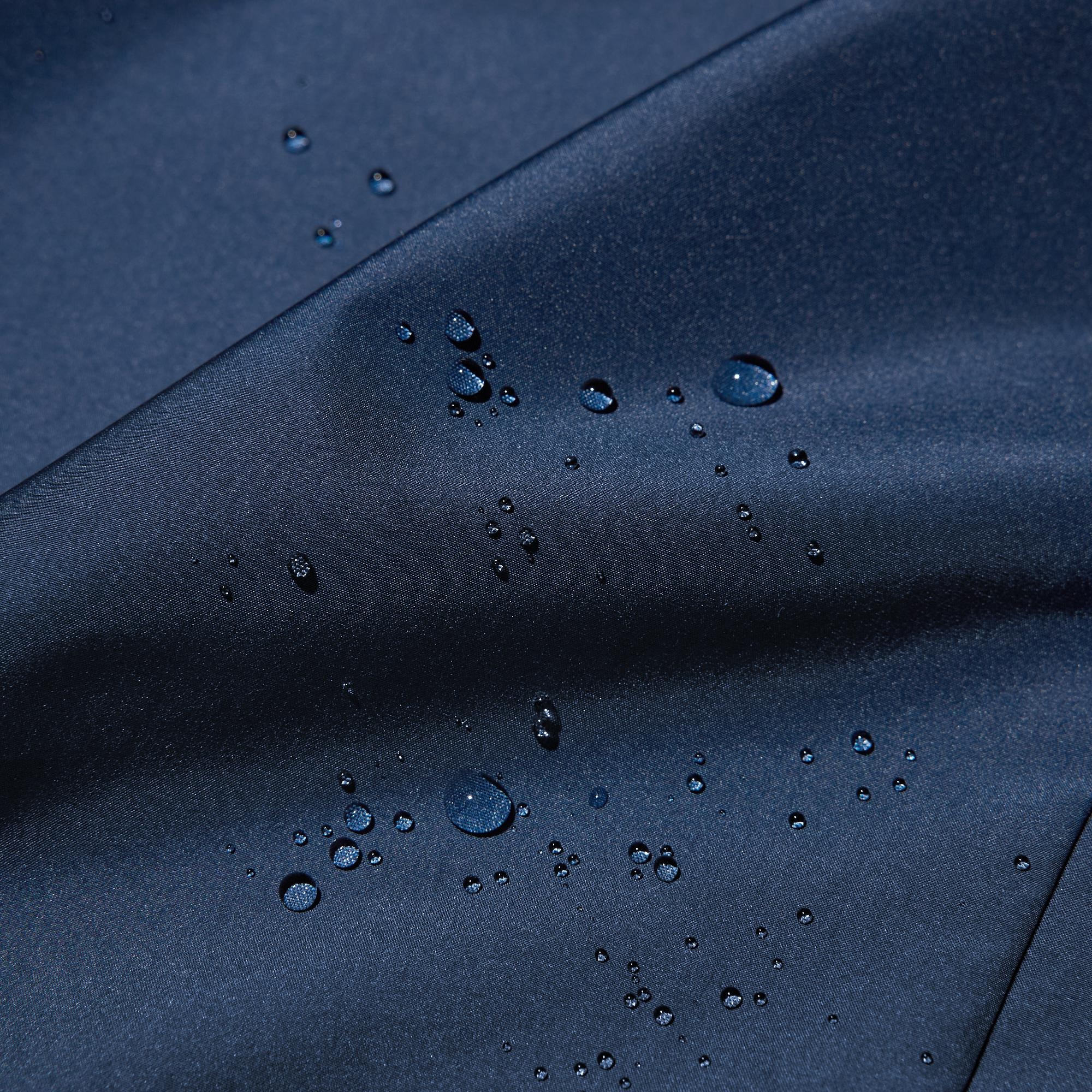 Water-repellent finish on the outer side. *The fabric is coated with a water-repellent agent so the effect lasts longer. The finish is not permanent.