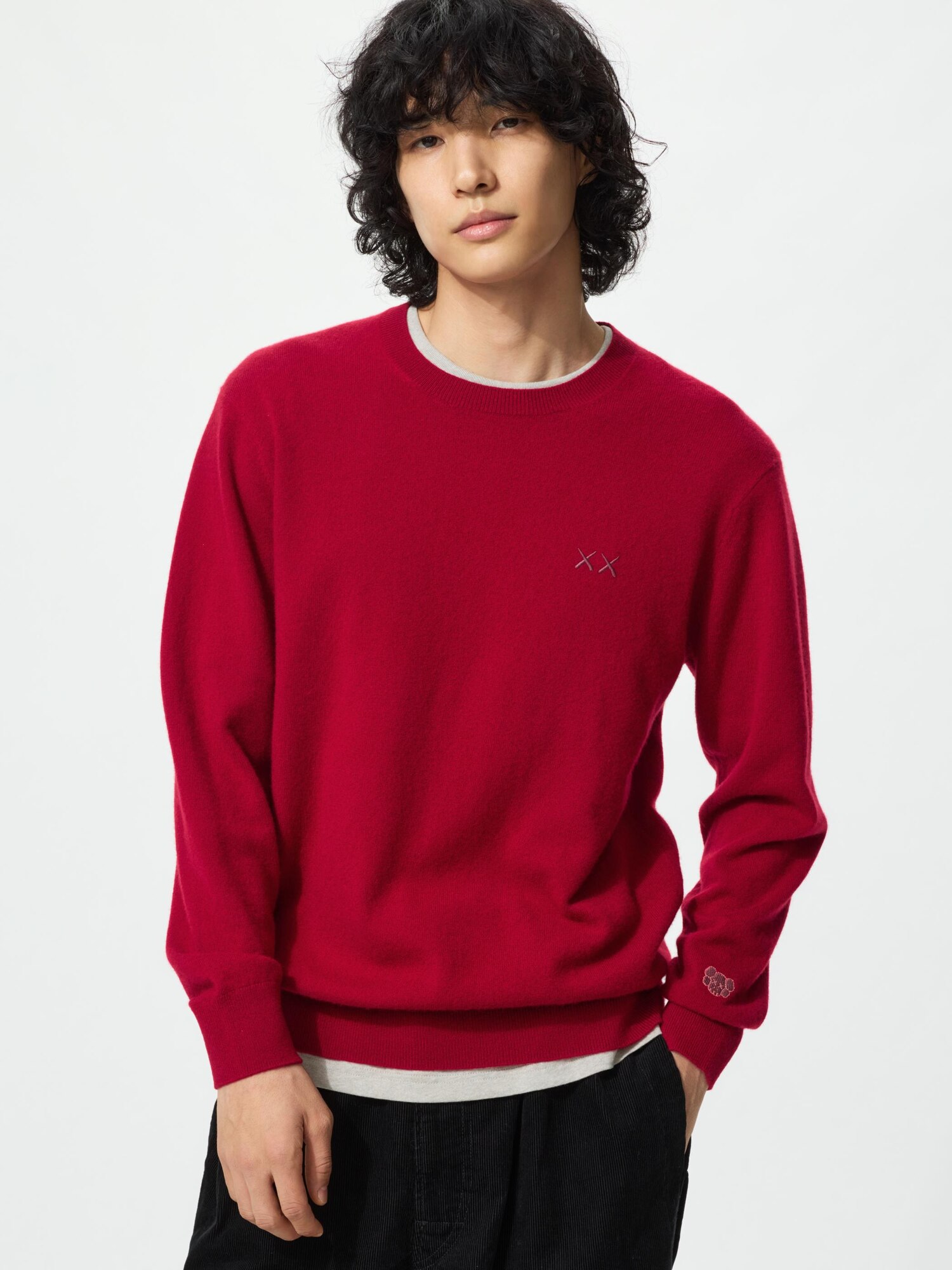 ユニクロ✕カウズ　カシミヤクルーネックセーター　XLサイズ レッド Unisex Cashmere Crew Neck Sweater | UNIQLO MY