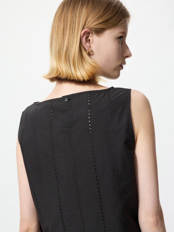 Embroidery Blouse | Sleeveless