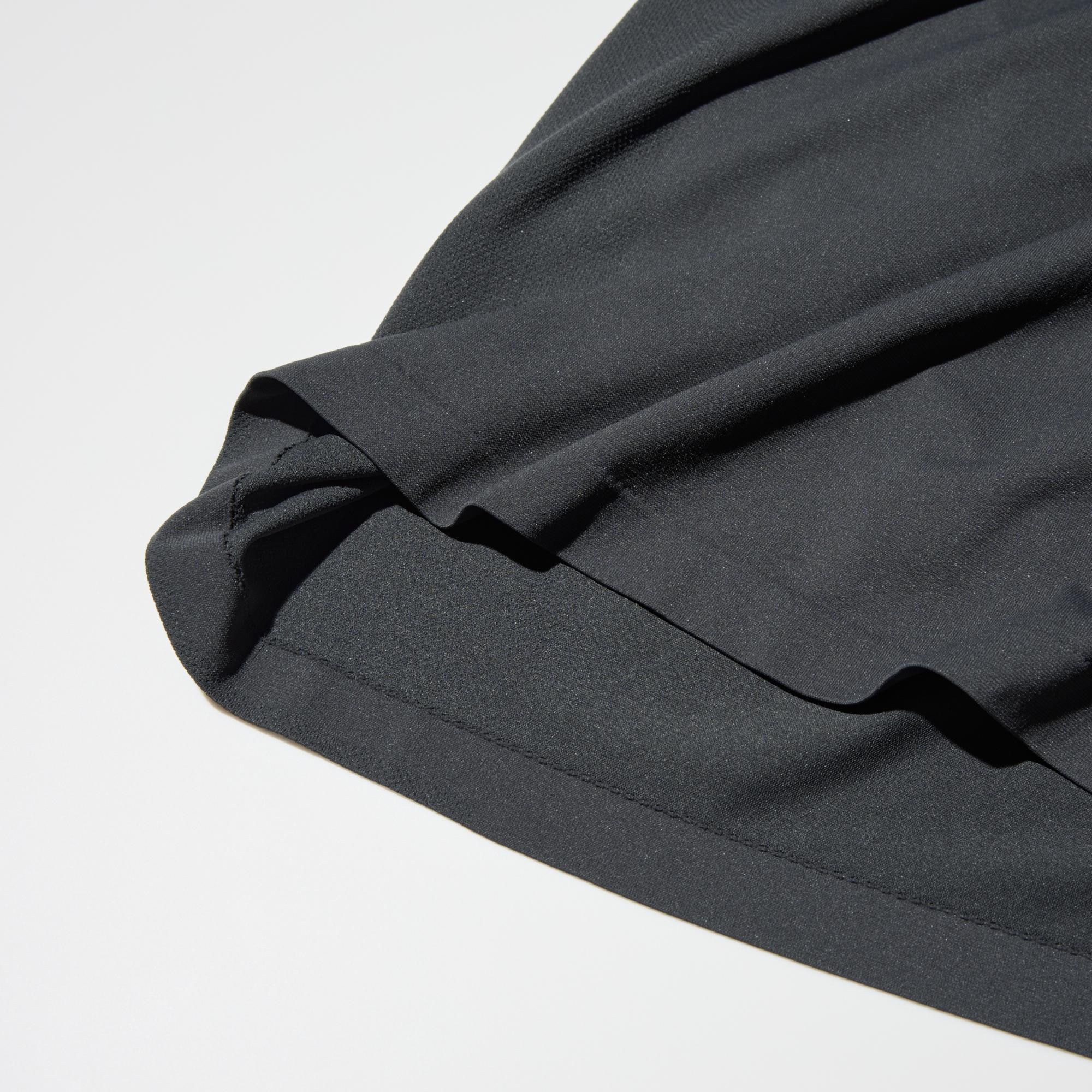 Smooth, seamless design at the cuffs and hem.