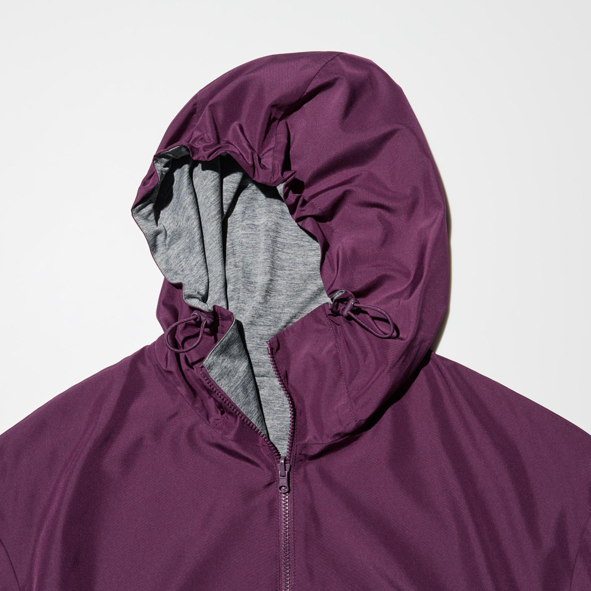Bahan fungsional yang memiliki lapisan tahan angin dan water repellent. *Bahan dilapisi dengan lapisan water-repellent sehingga efeknya tahan lebih lama. Lapisan ini tidak permanen.