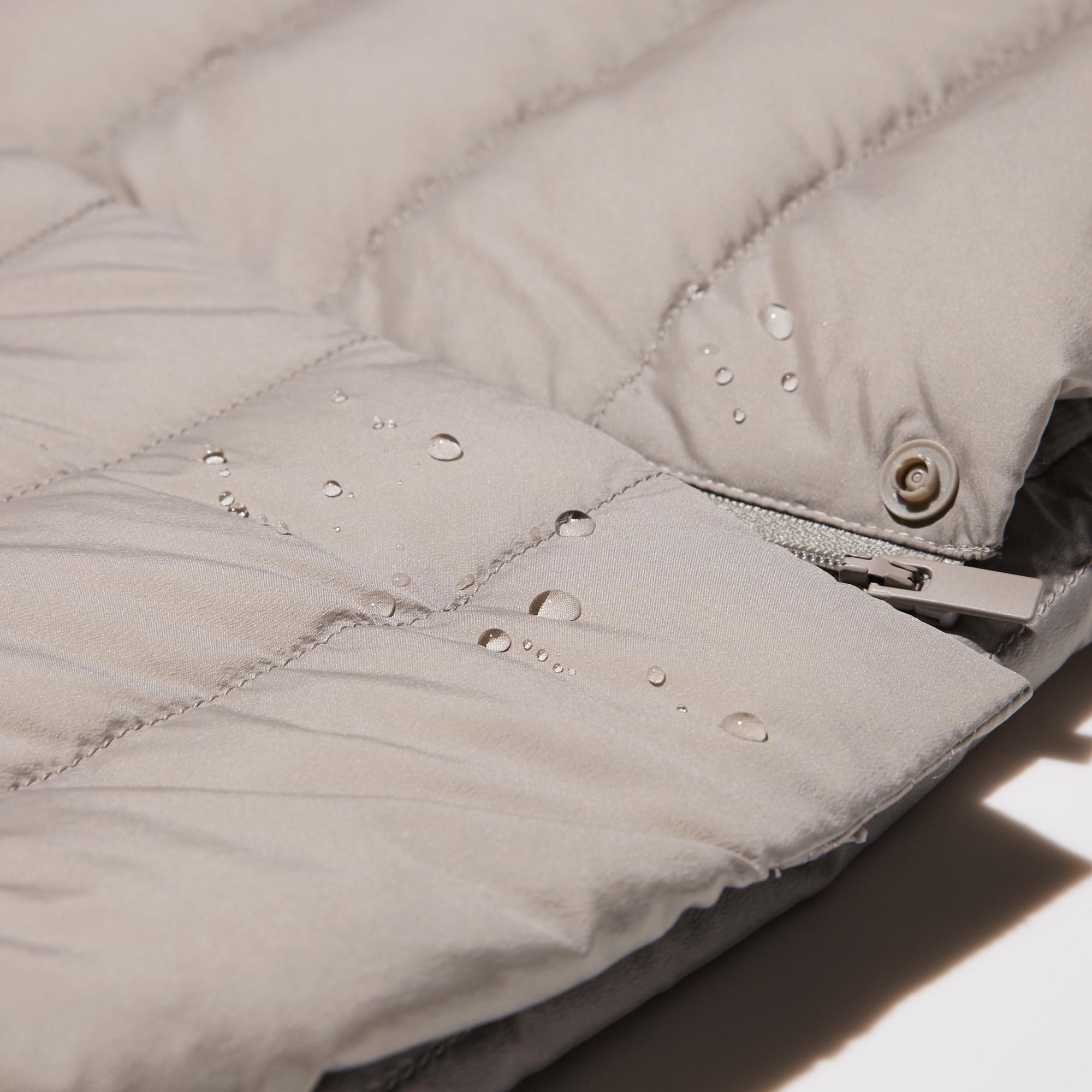 Water-repellent finish. *The fabric is coated with a water-repellent agent so the effect lasts longer. The finish is not permanent.