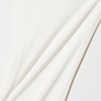 https://image.uniqlo.com/UQ/ST3/ph/imagesgoods/483747/feature/phgoods_483747_feature1.jpg