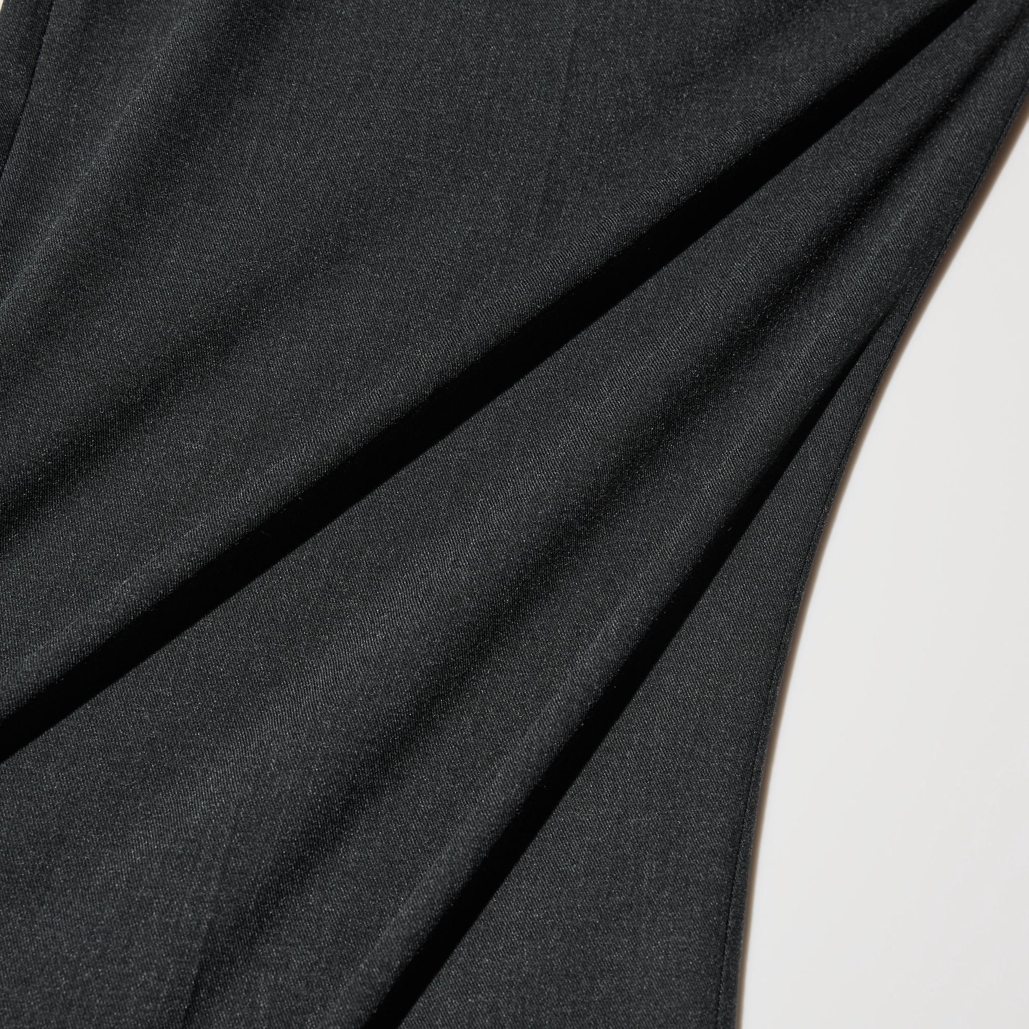 Lightweight, stretchy, moisture-wicking and quick-drying fabric jointly developed with Toray.
