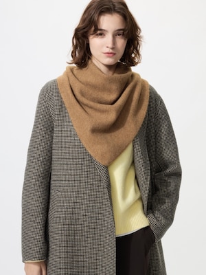 Souffle Yarn Triangle Scarf