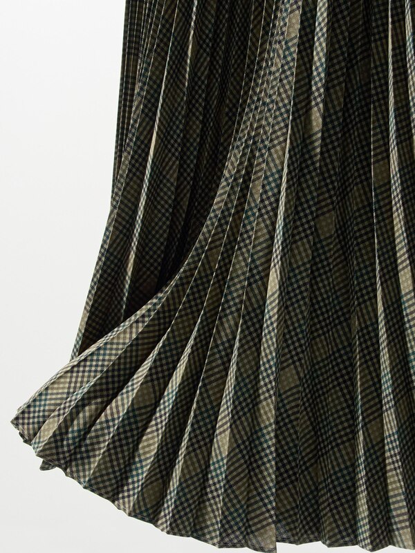 Pleated Long Skirt