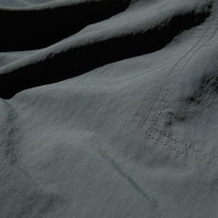 https://image.uniqlo.com/UQ/ST3/sg/imagesgoods/483001/feature/sggoods_483001_feature1.jpg