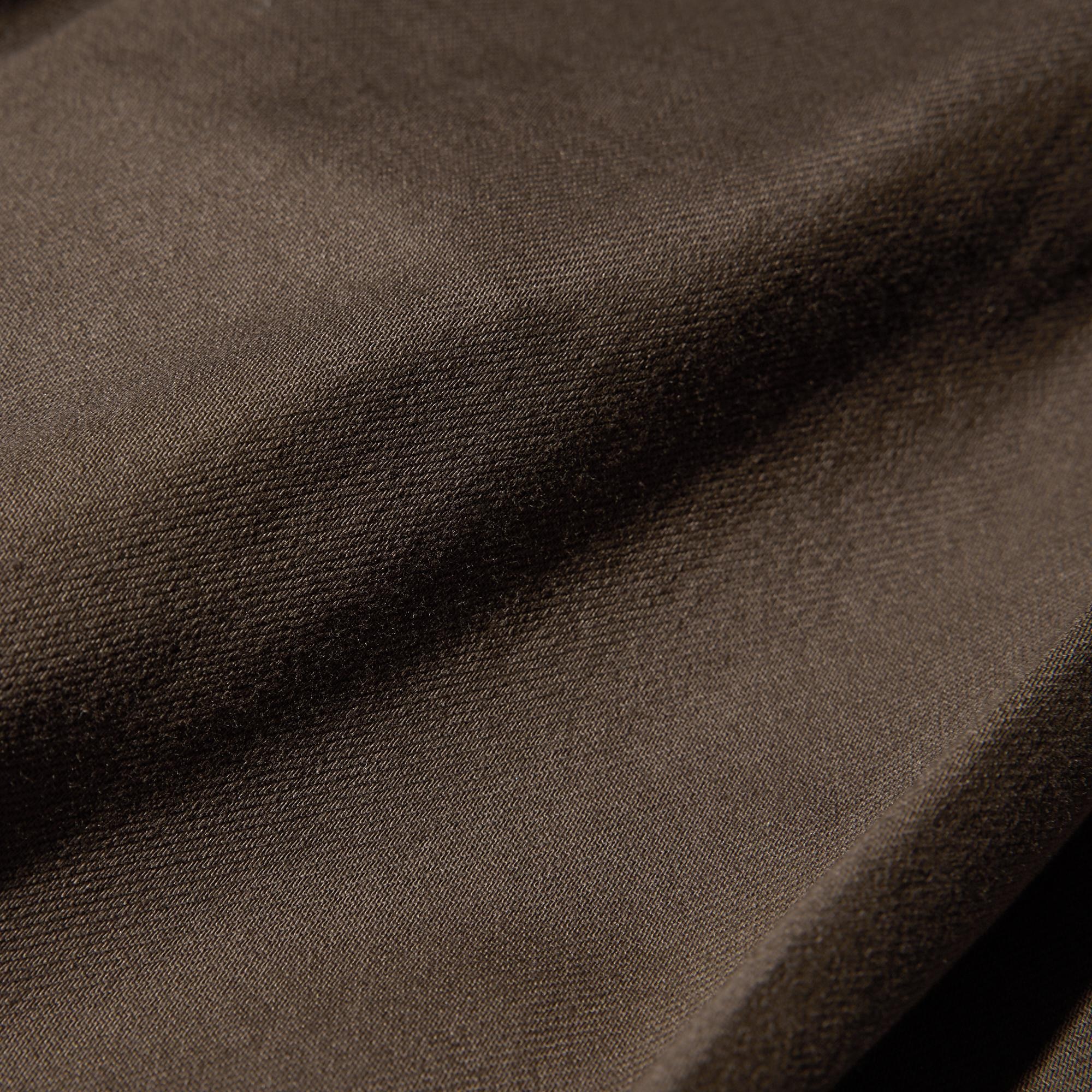 Quick-drying benefits keep you fresh, all day long.