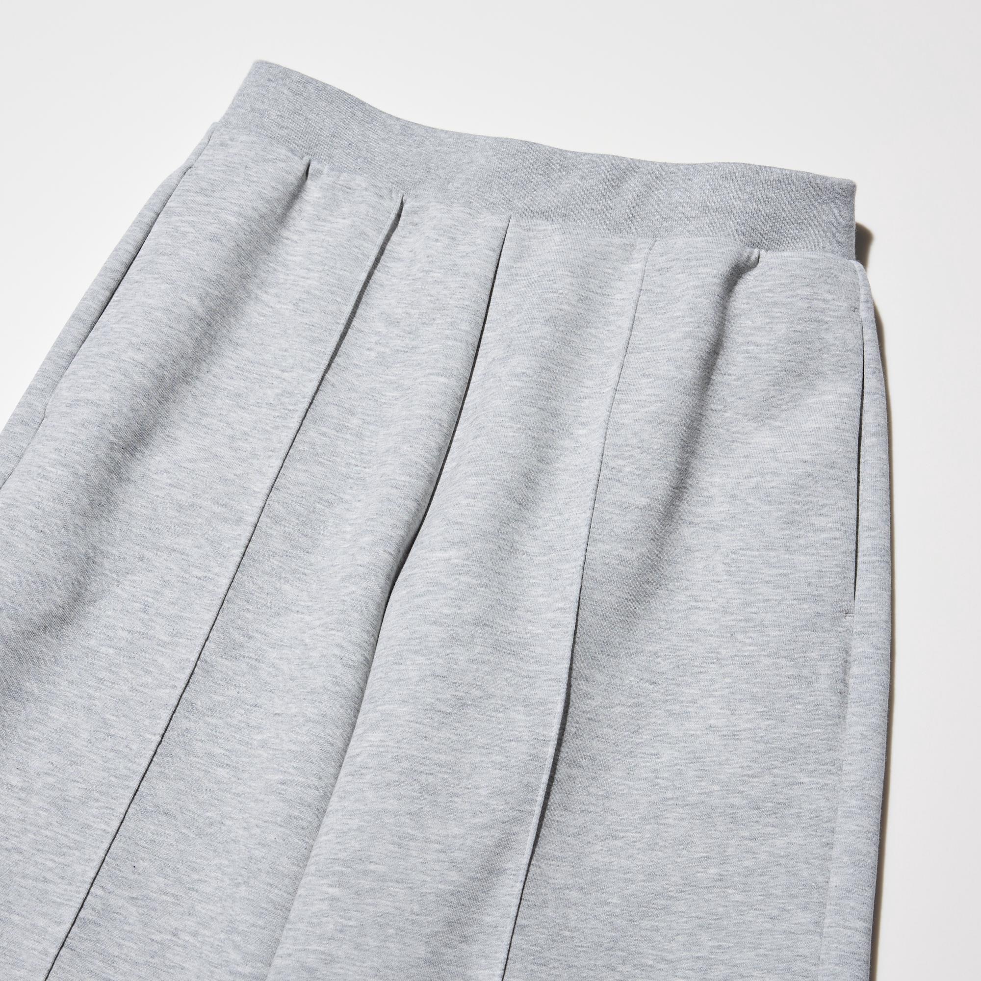 Lightweight, stretchy fabric for extra comfort, especially during long meetings.