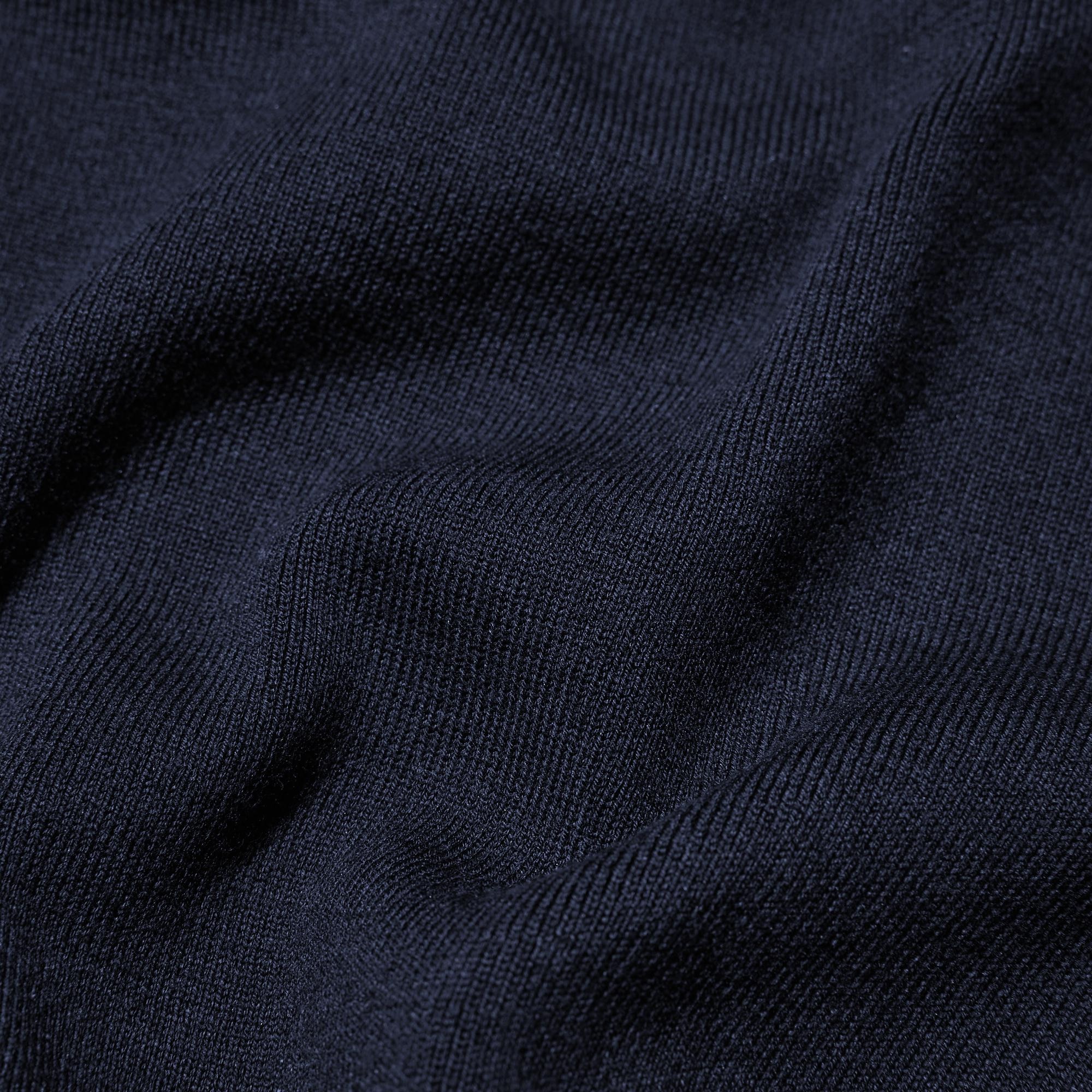 An elegant silhouette that's perfect for the office, or a travel day.