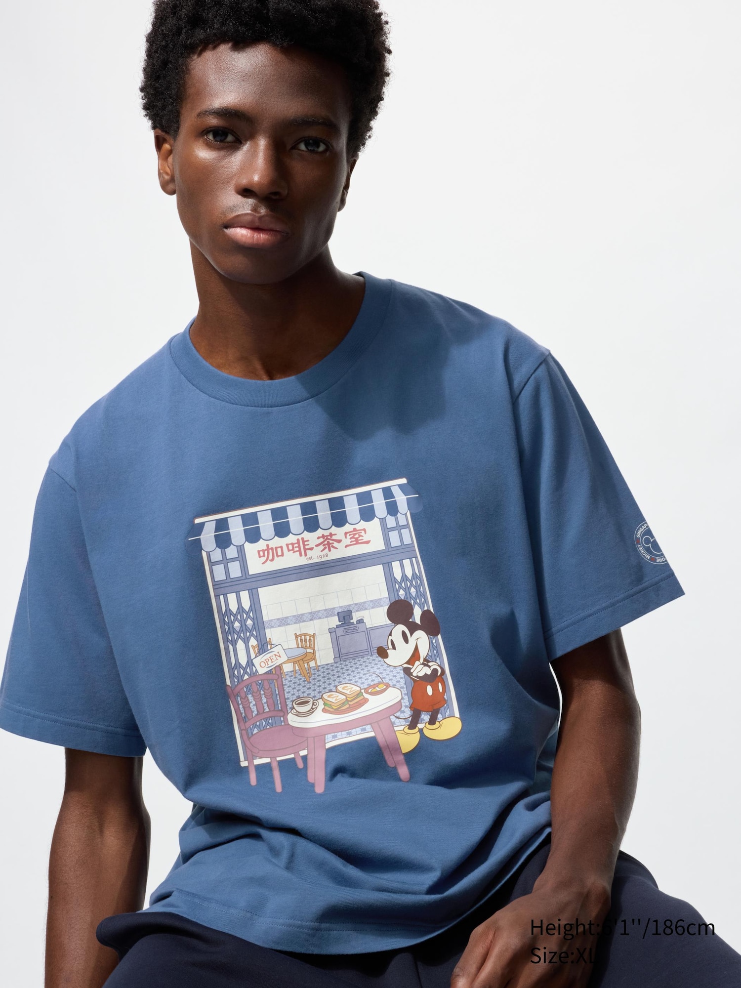 MICKEY MOUSE IN SINGAPORE UT (SHORT SLEEVE GRAPHIC T-SHIRT