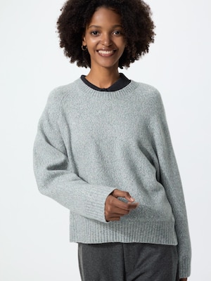 Light Souffle Yarn Crew Neck Sweater