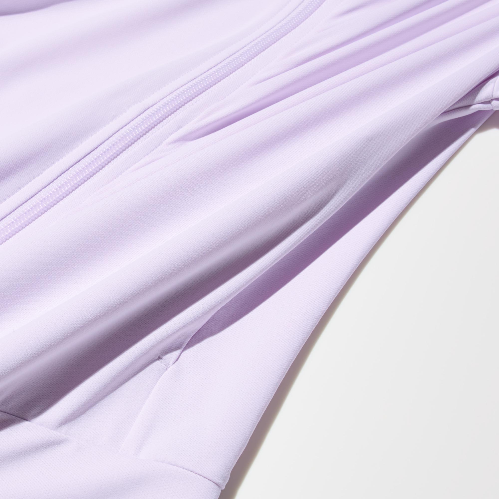 Lightweight, stretchy fabric for extra comfort, especially during long meetings.