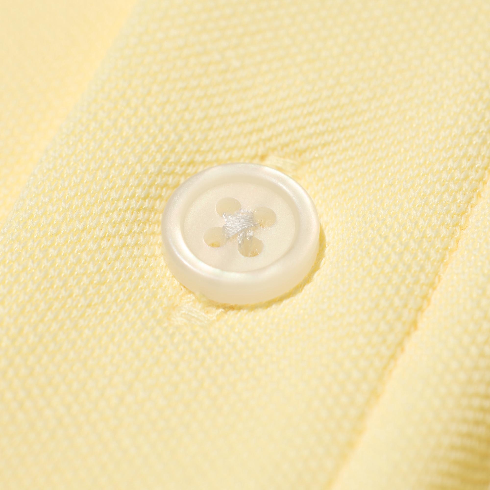 Shell-like buttons for a premium look.