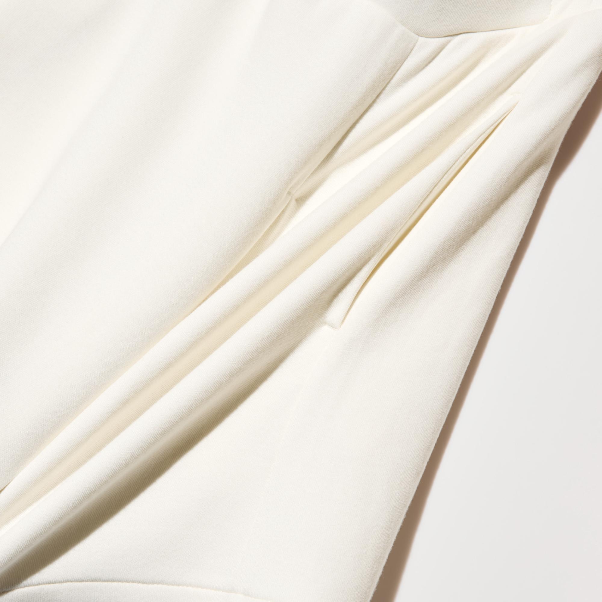 Stretch fabric ensures easy movement and a comfortable fit.