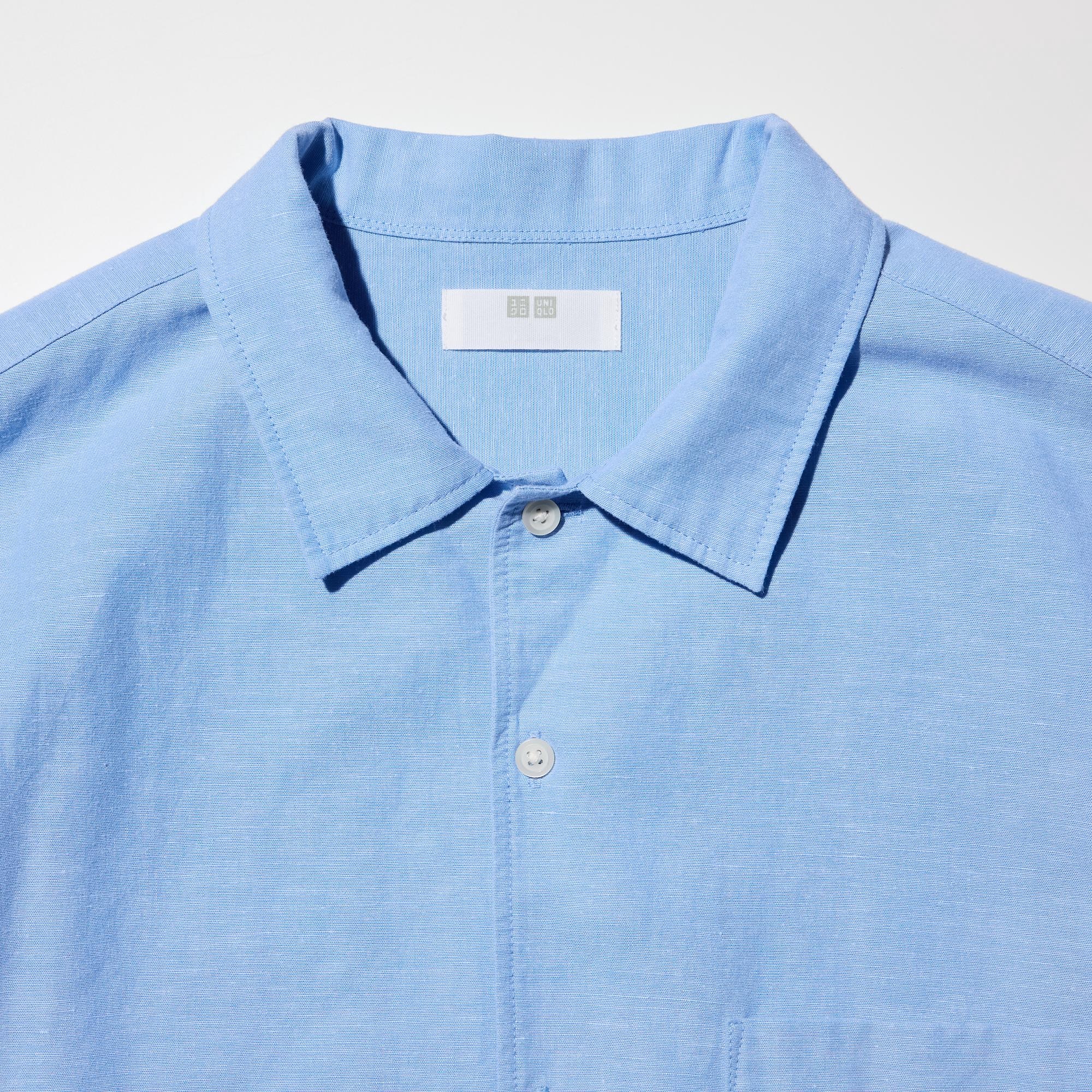 Two-way collar that can be worn open or closed.