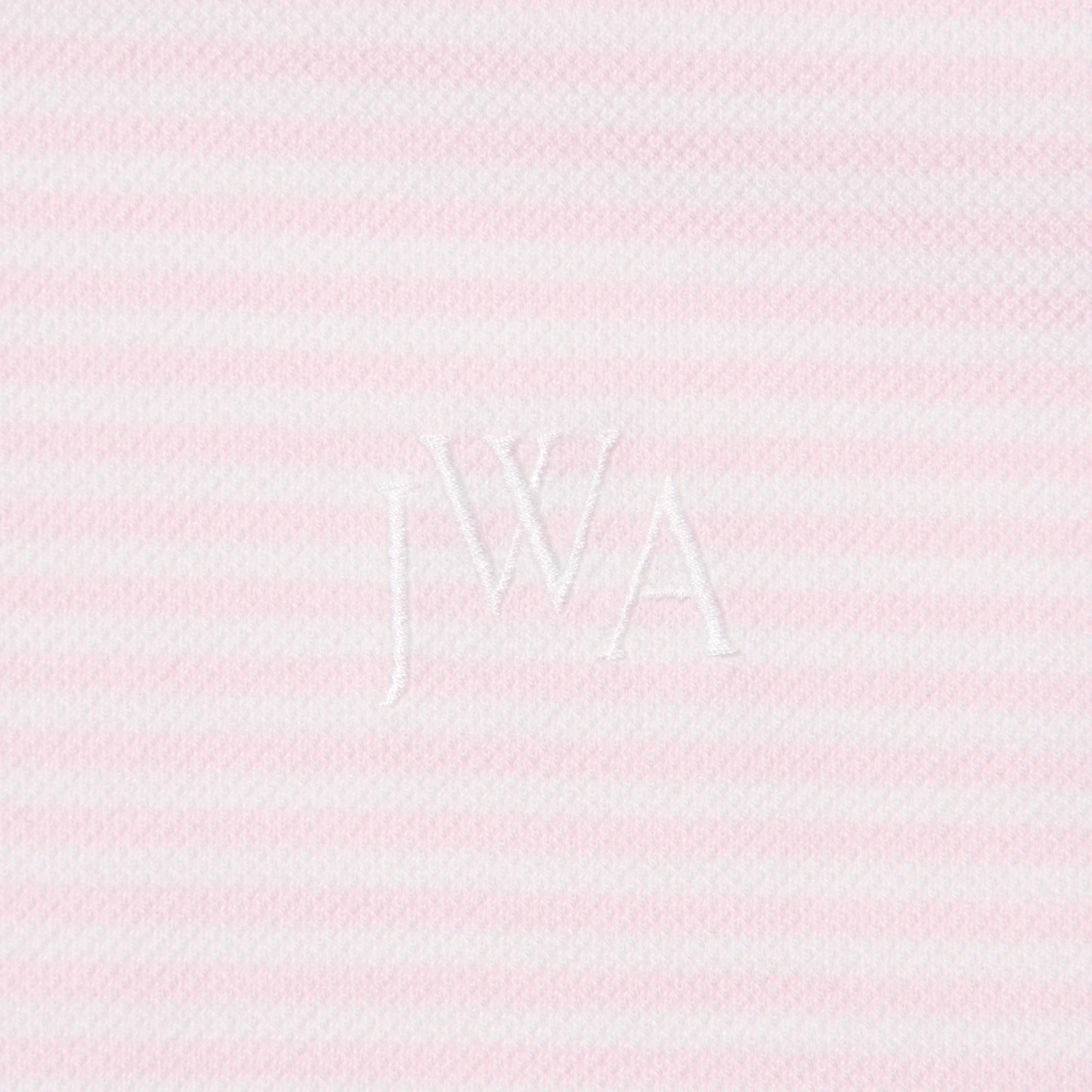 Accented by an embroidered JW Anderson logo on the chest. JW Anderson logo buttons.