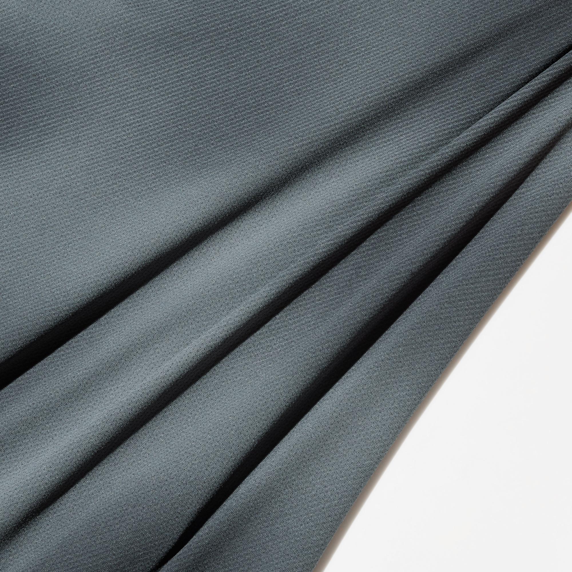Smooth Ultra Stretch fabric for easy movement.