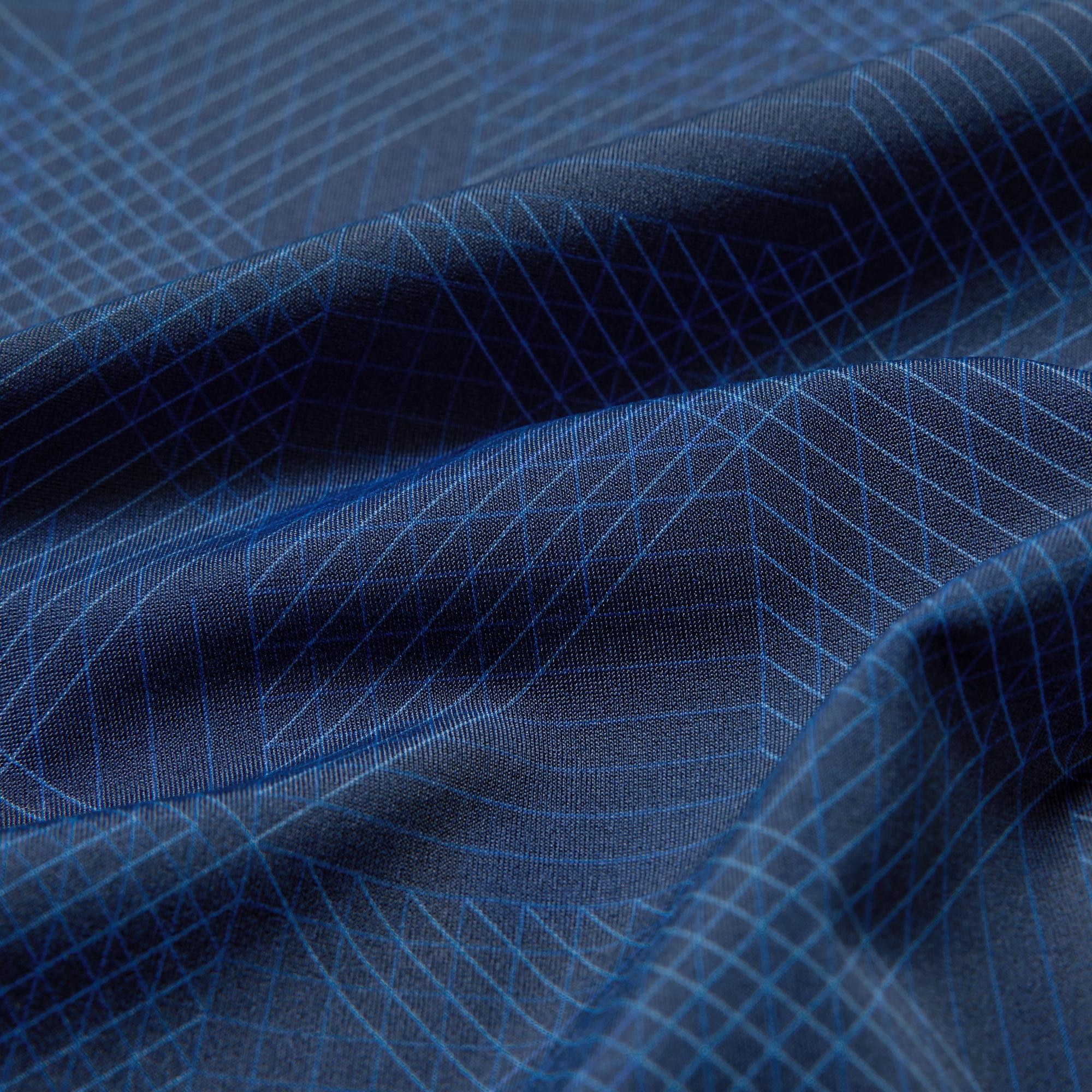 Smooth “AIRism” material for stay-fresh comfort.