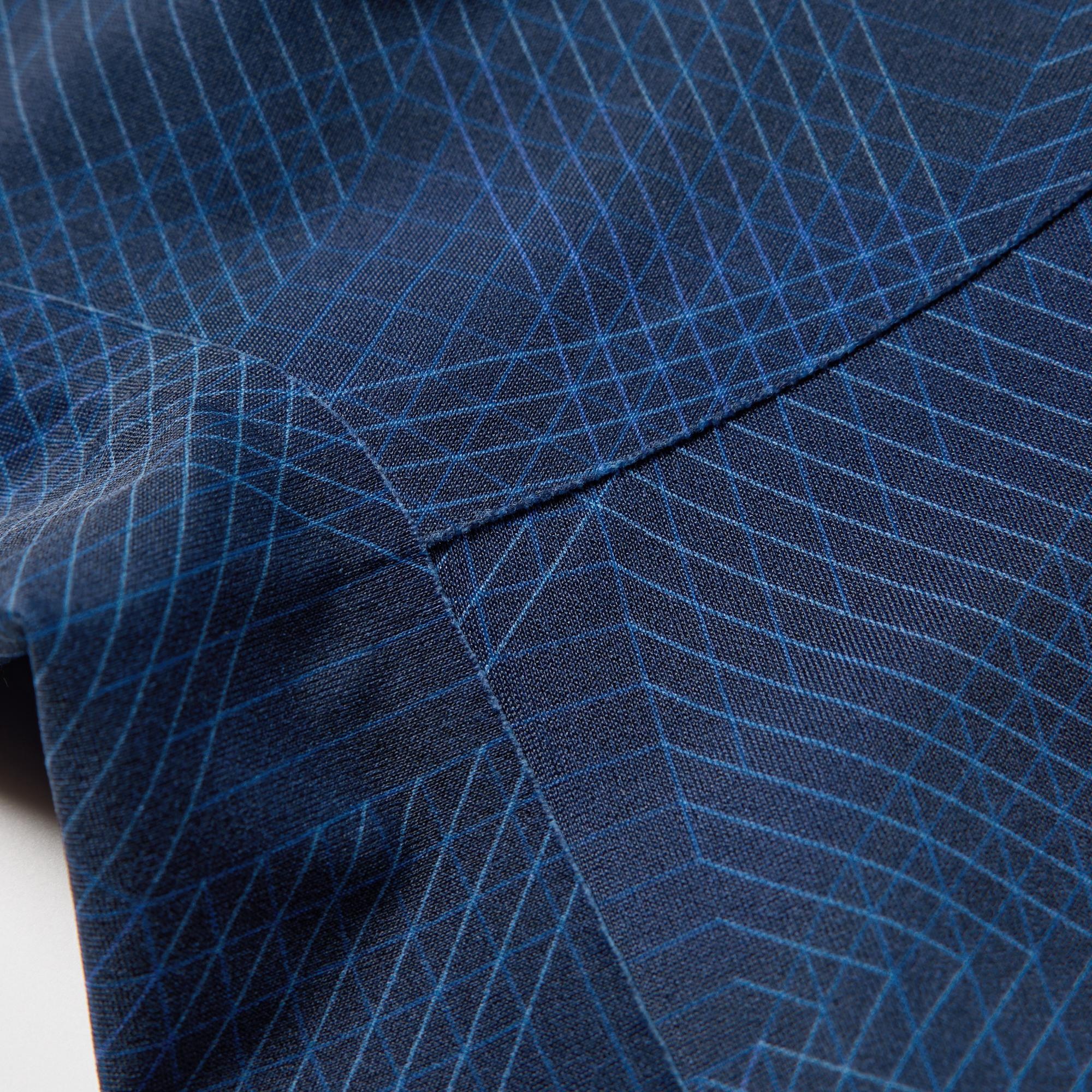 Bonded construction made without sewing thread for seamless type comfort.