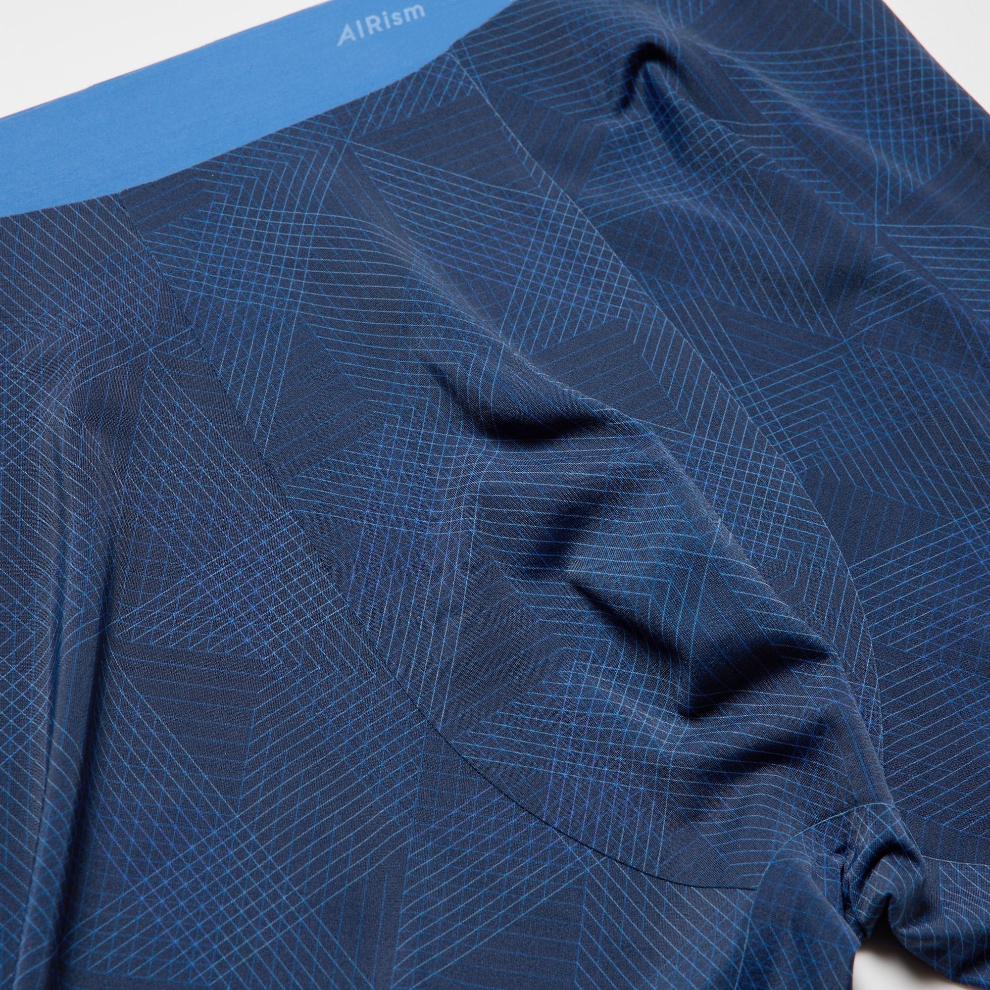 Flyless design. Regular rise with a three-dimensional front design.