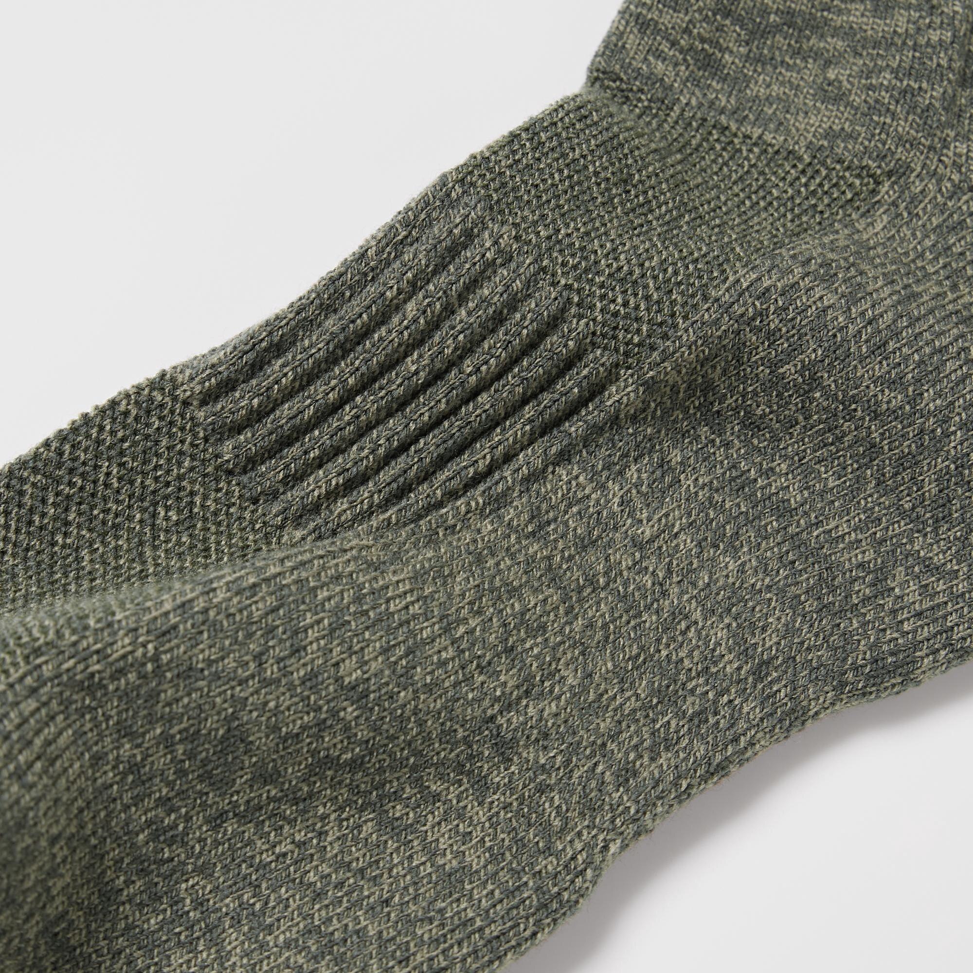 Special yarn neutralizes and deodorizes odors. The yarn retains its deodorizing properties even after washing. *Not permanent. With odor control features.