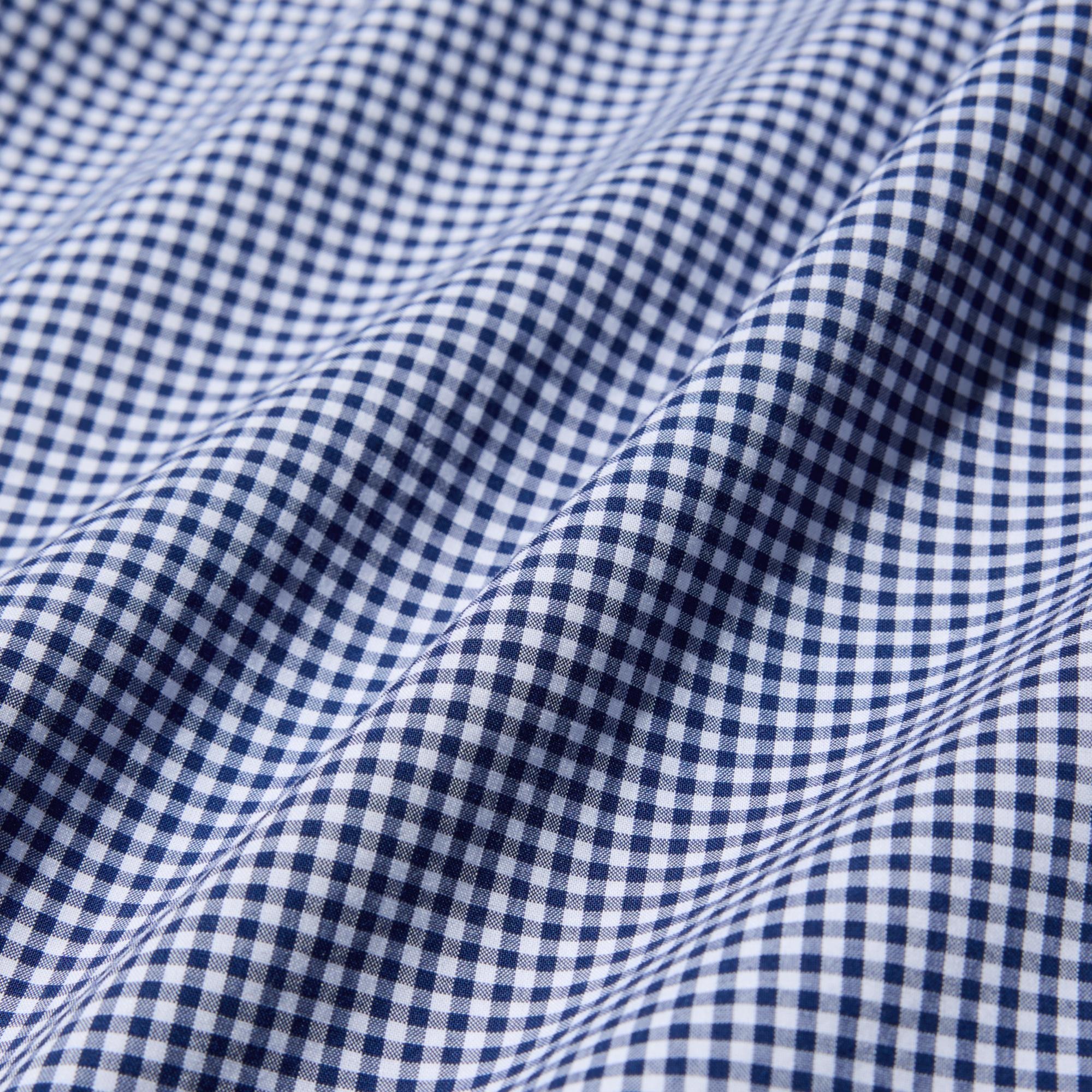 100% cotton fabric made from ultra-long fiber cotton produces a stunning color and glossy sheen. Thread thickness and density specially selected to showcase each pattern and color.