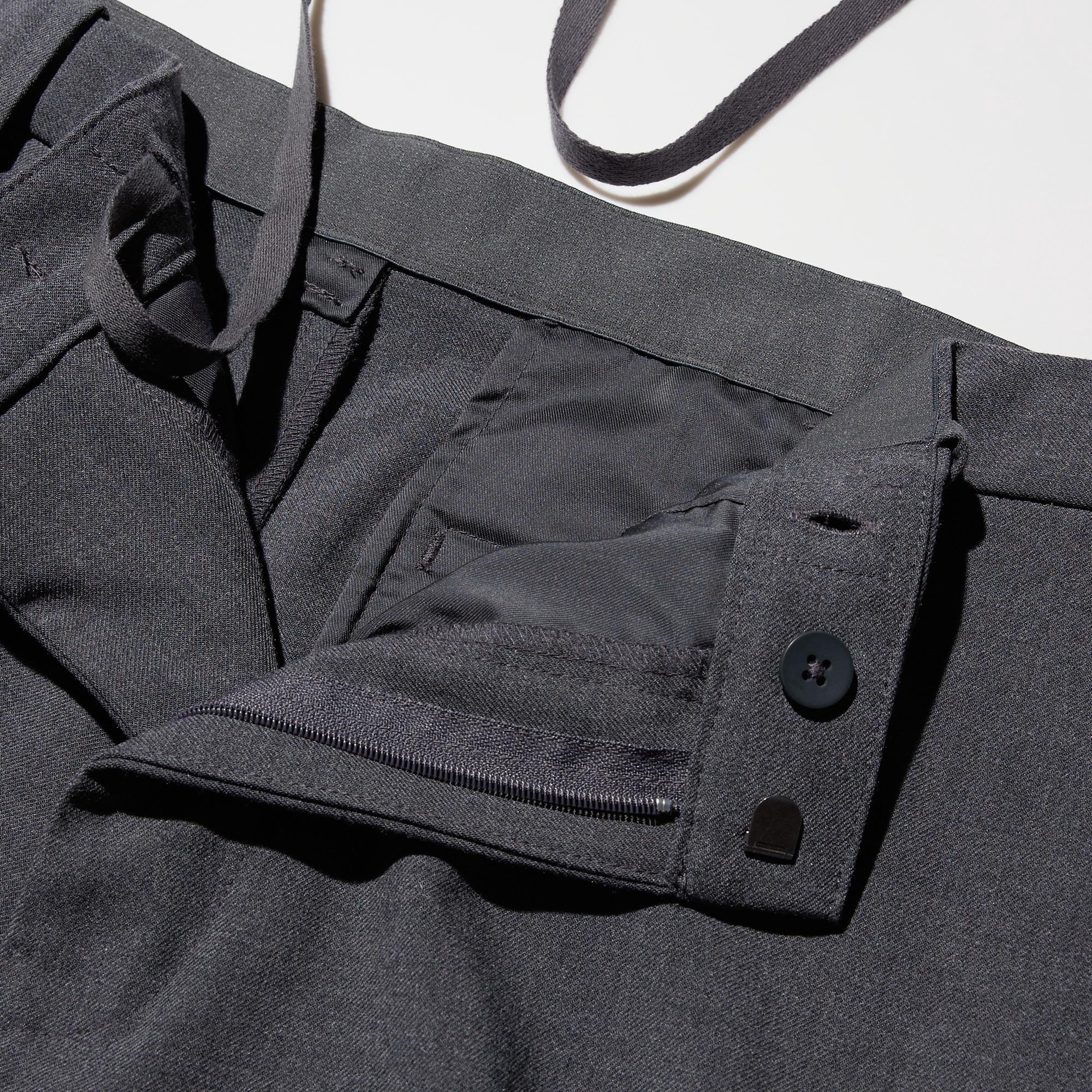 The waist drawstring can be removed.