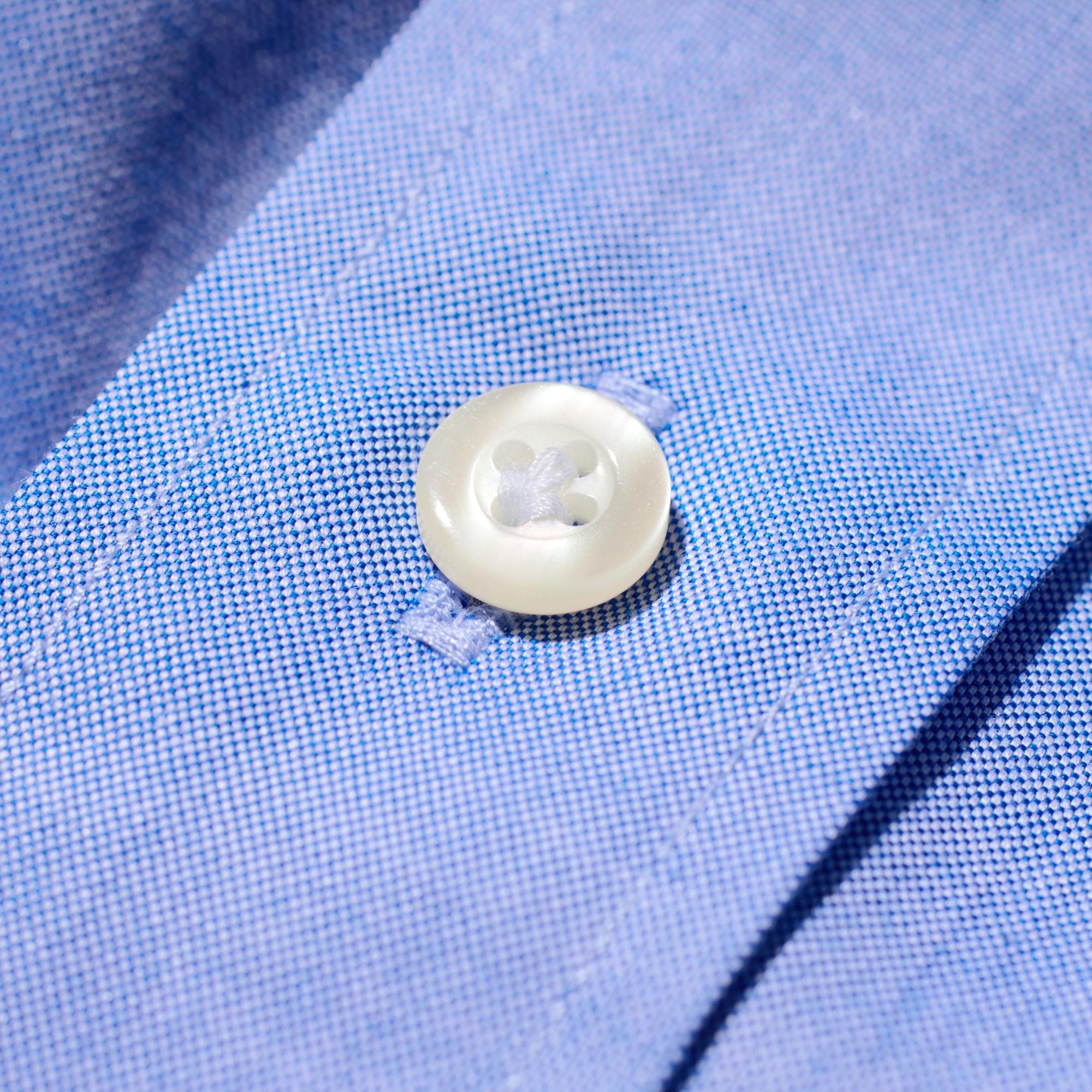 Special button stitching allows buttons to be fastened with one hand.