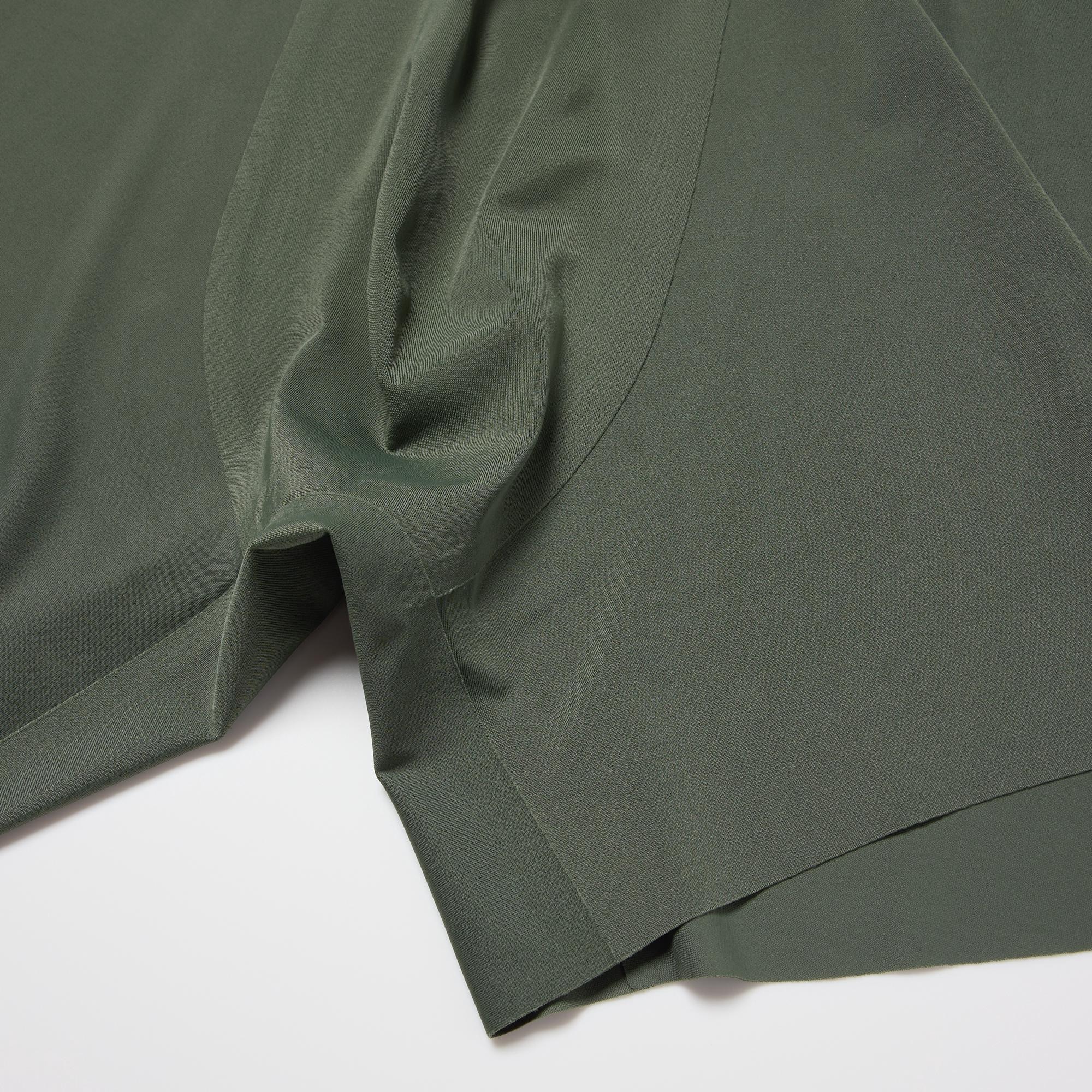 Bonded construction made without sewing thread for seamless type comfort.