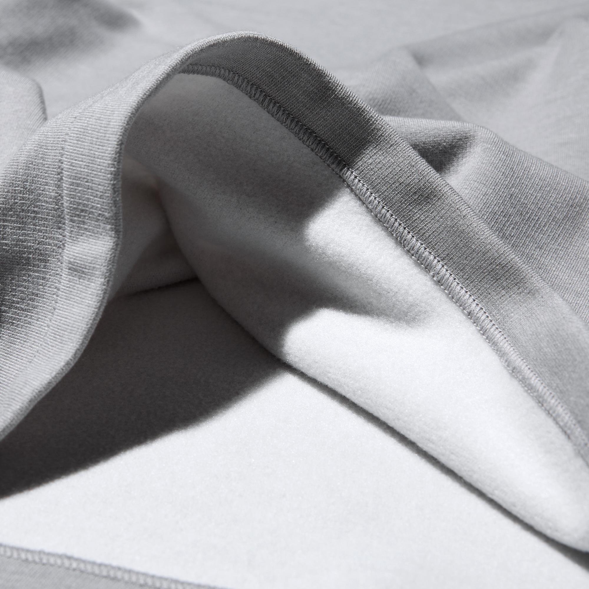 High-density fabric on the inside, brushed for a fluffy feel.