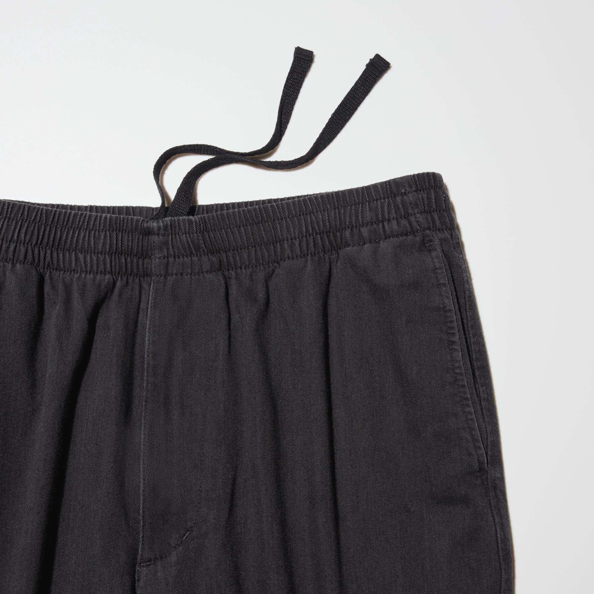 Elastic waist with drawstring for easy outfit changes.