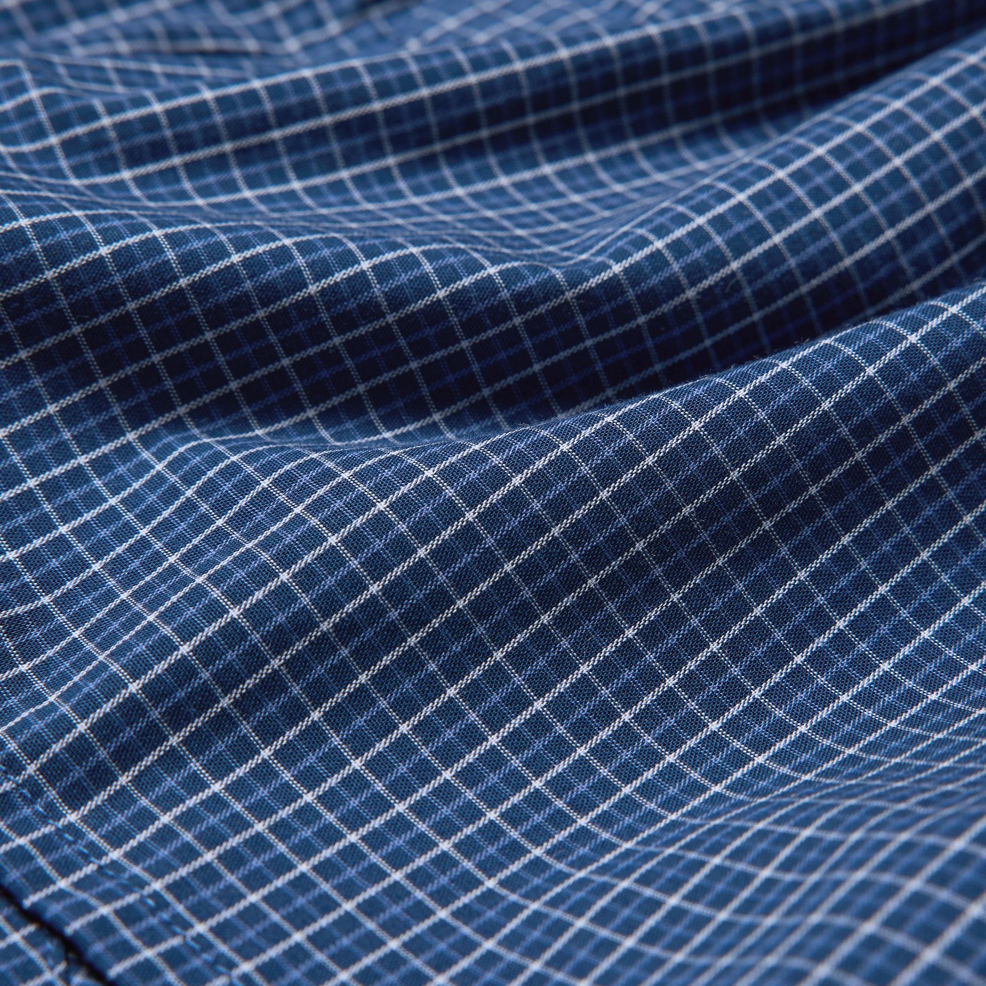 The fabric is made of smooth, crisp 100% cotton. *Please refer to the product care label for the overall cotton content.