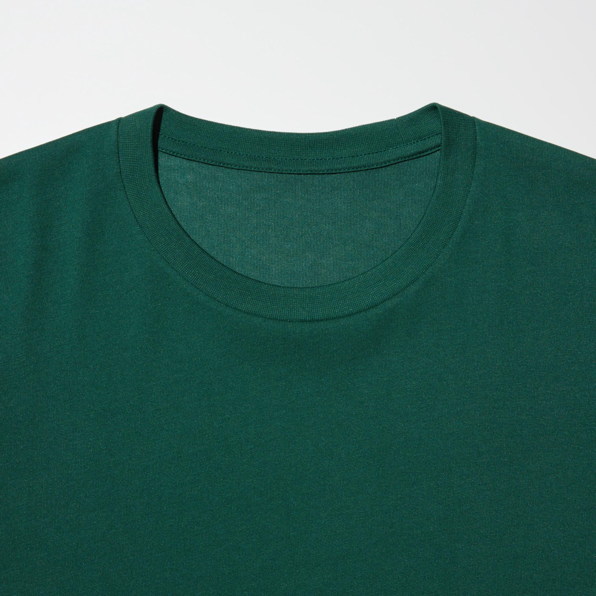 Classic crew neck.